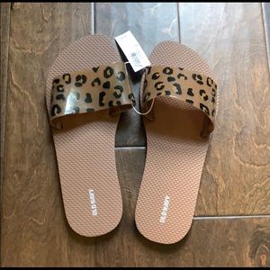 Old Navy leopard print pool slides